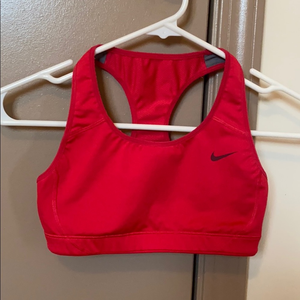 Nike Women’s Sports Bra Size XS Hot Pink